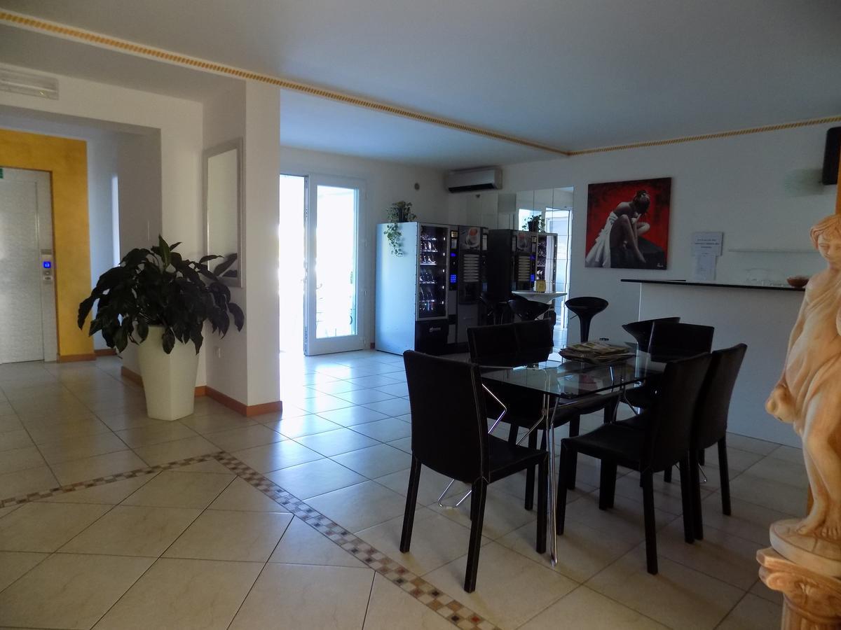 Hotel Residence Sole Fontanafredda Dış mekan fotoğraf